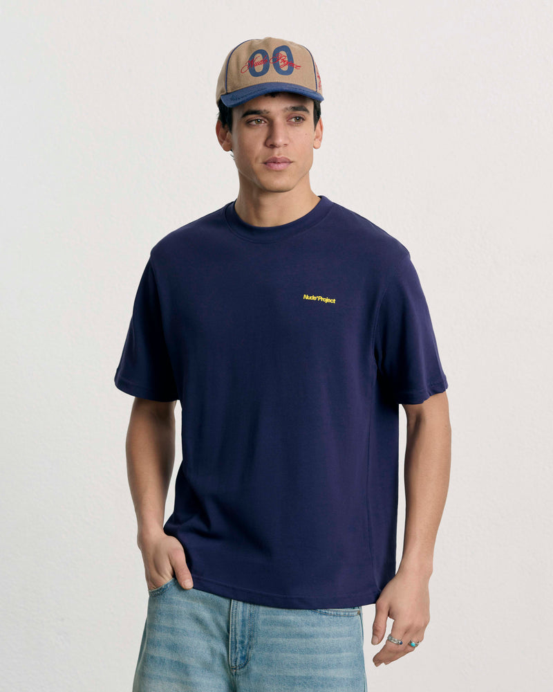 MEN [Model is 188cm/6’2” wearing size L]