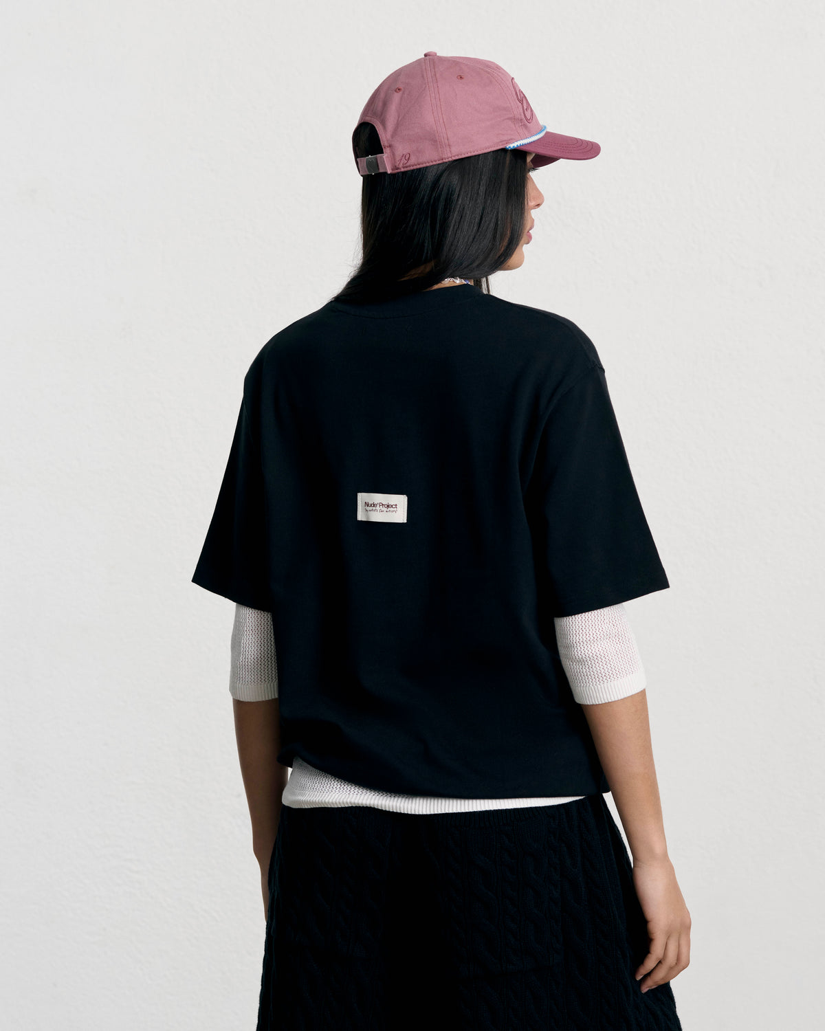 WOMAN [Model is 173cm/5’8” wearing size M]