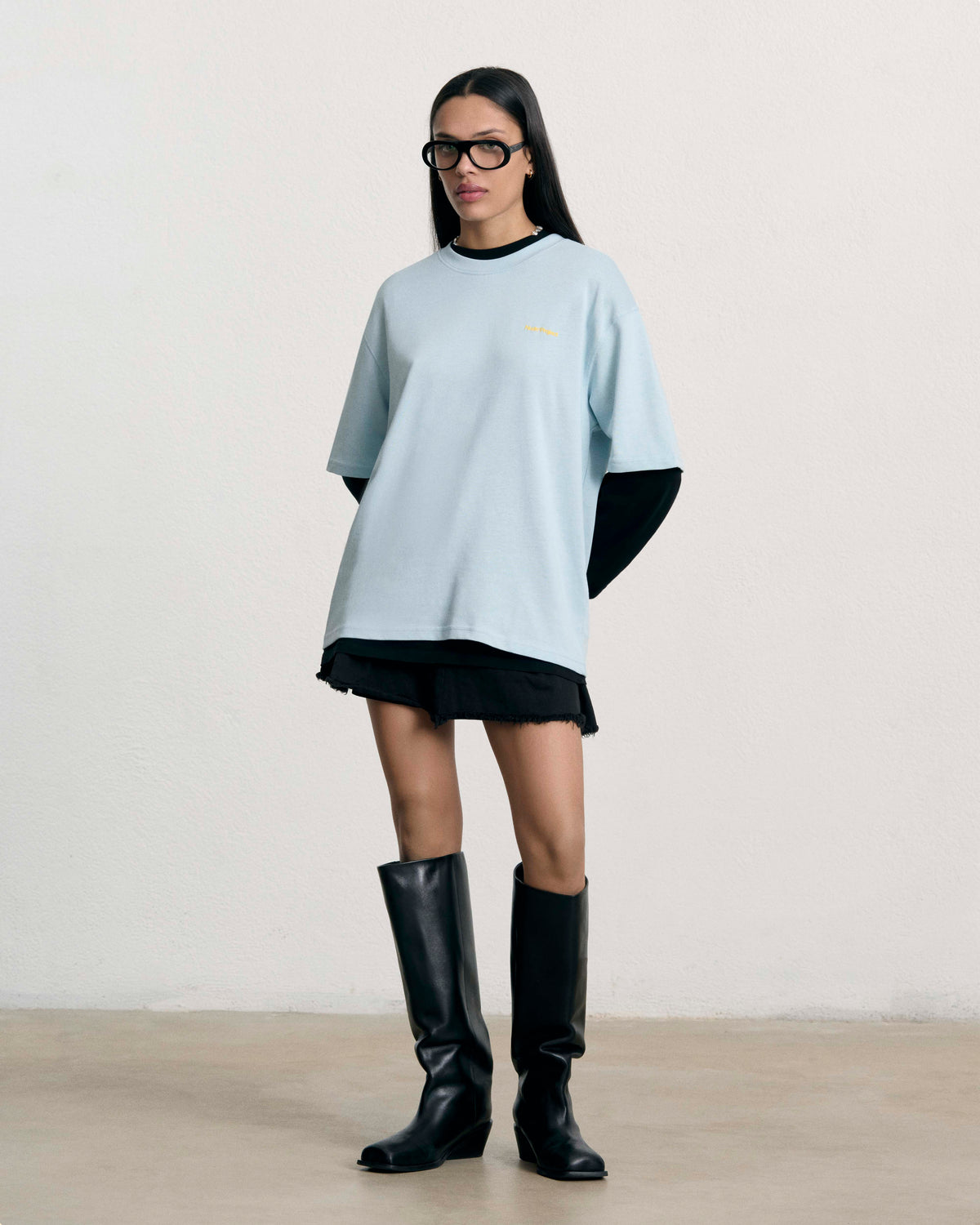 WOMAN [Model is 173cm/5’8” wearing size M]