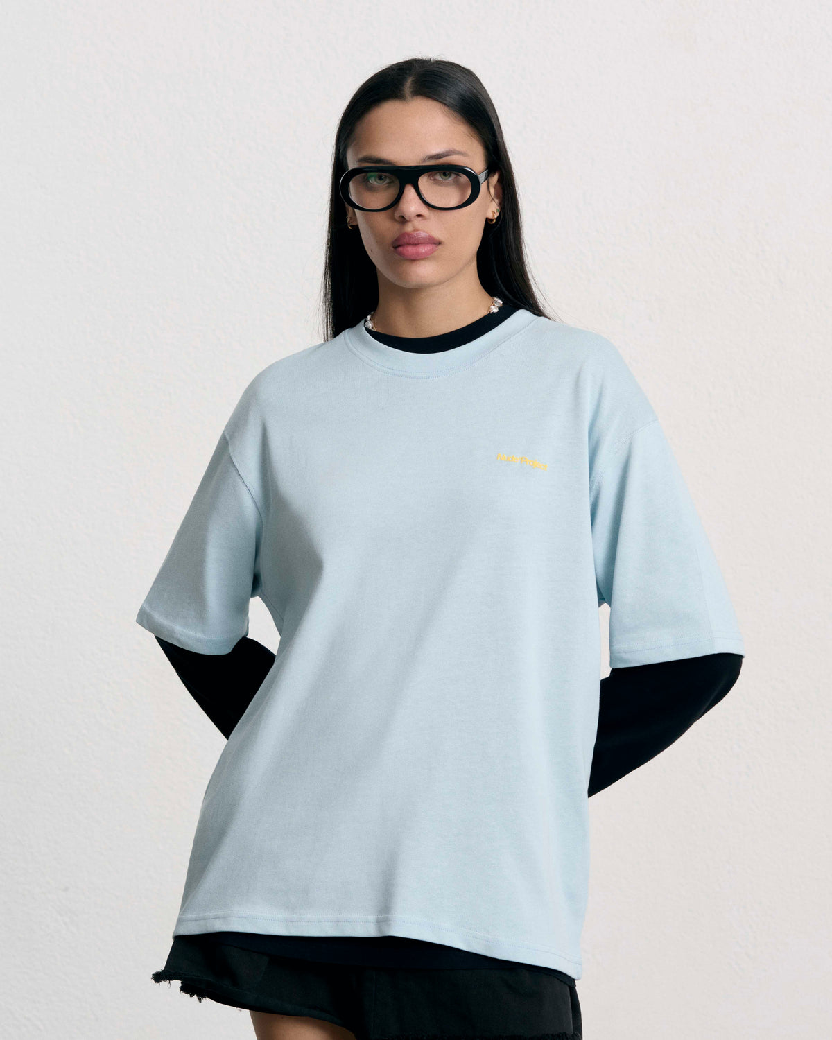 WOMAN [Model is 173cm/5’8” wearing size M]