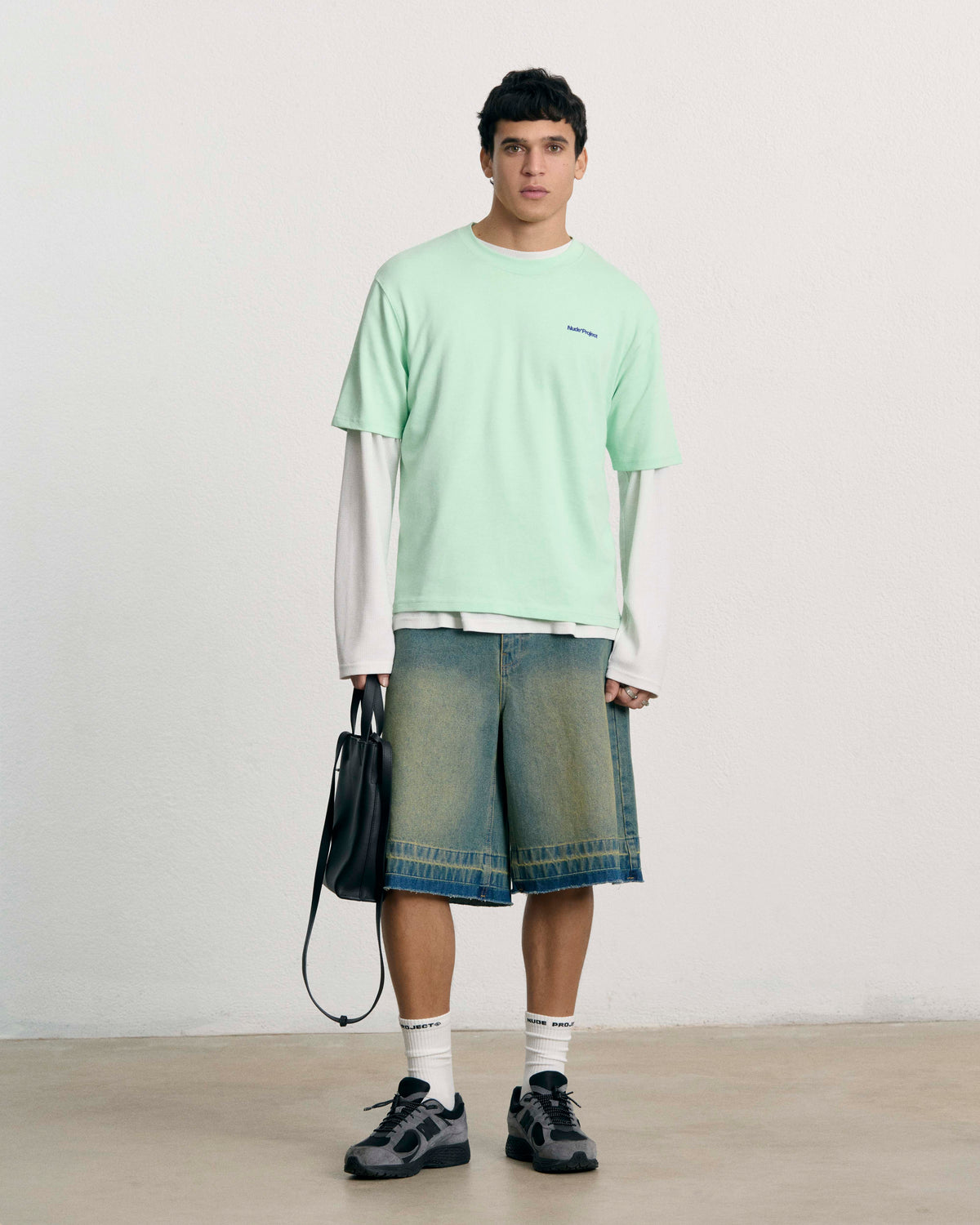 MAN [Model is 188cm/6’2” wearing size L]