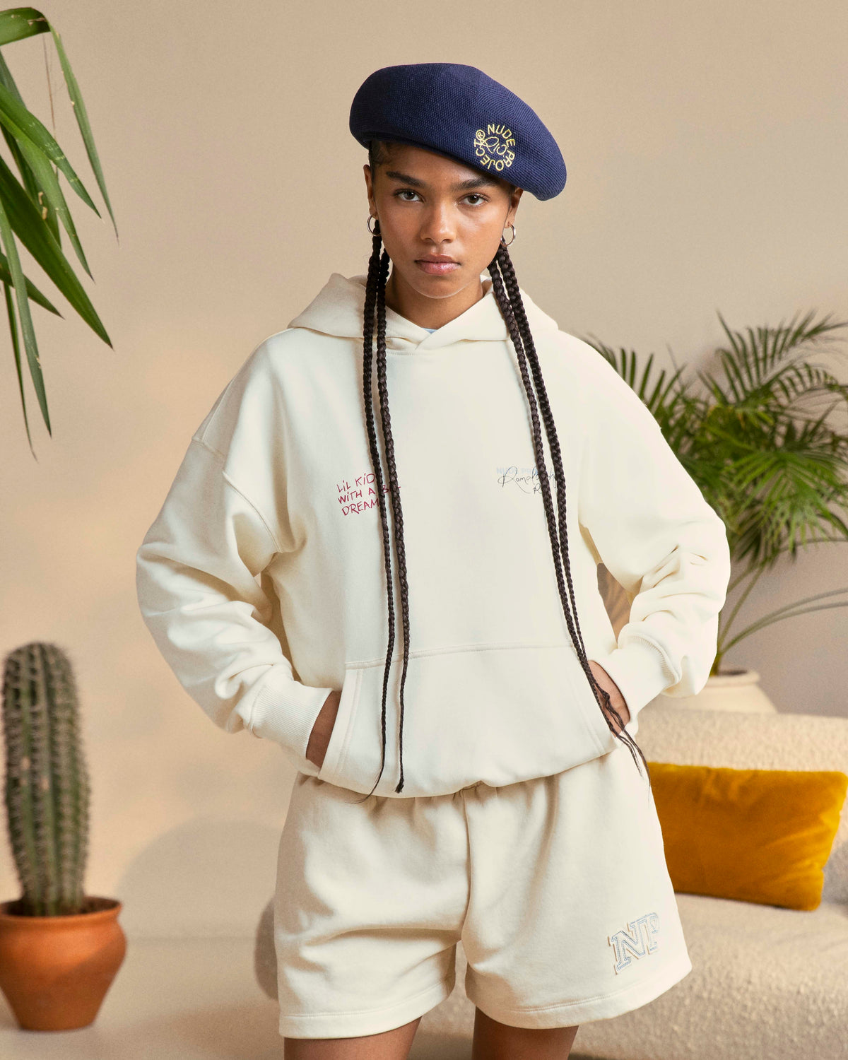 WOMAN [Model is 173cm/5'8 wearing size S]