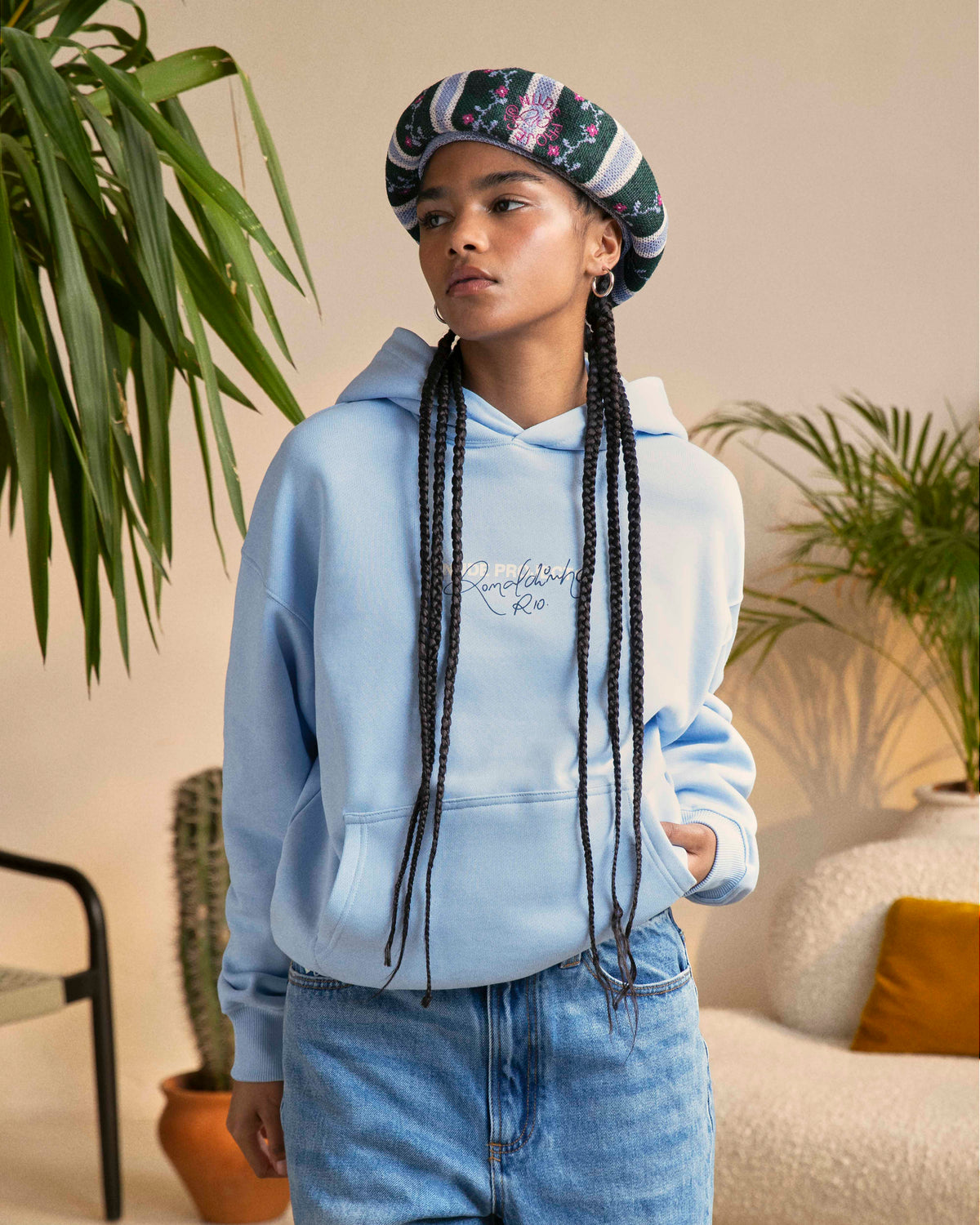 woman [Model is 173cm/5'8 wearing size S]