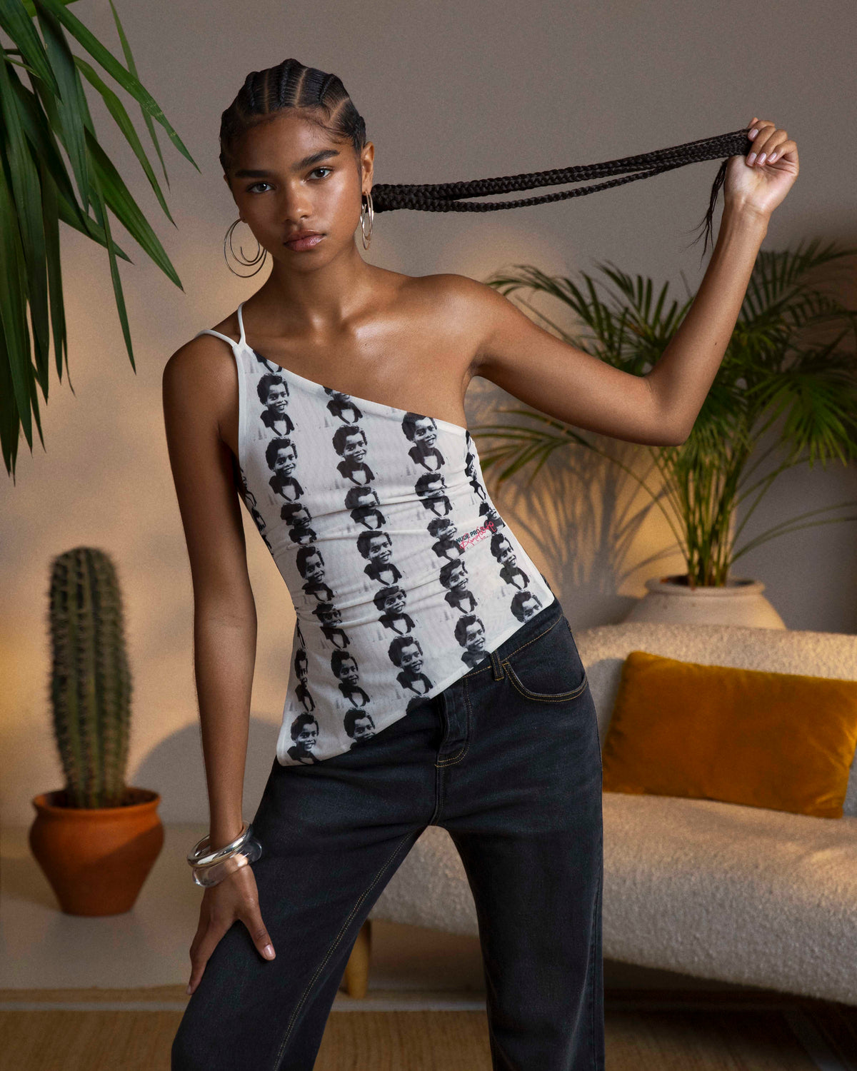 woman [Model is 173cm/5'8 wearing size S]