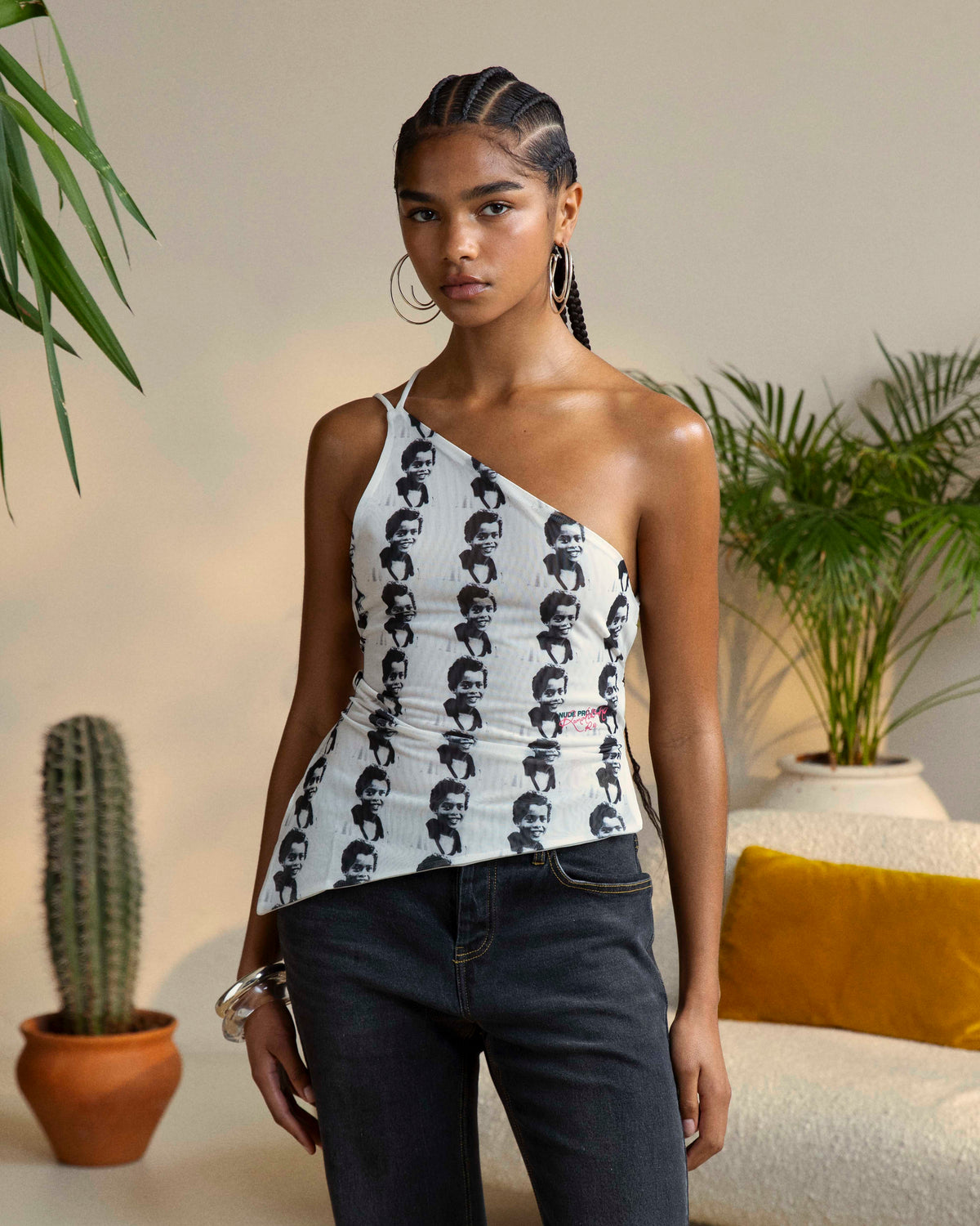 woman [Model is 173cm/5'8 wearing size S]