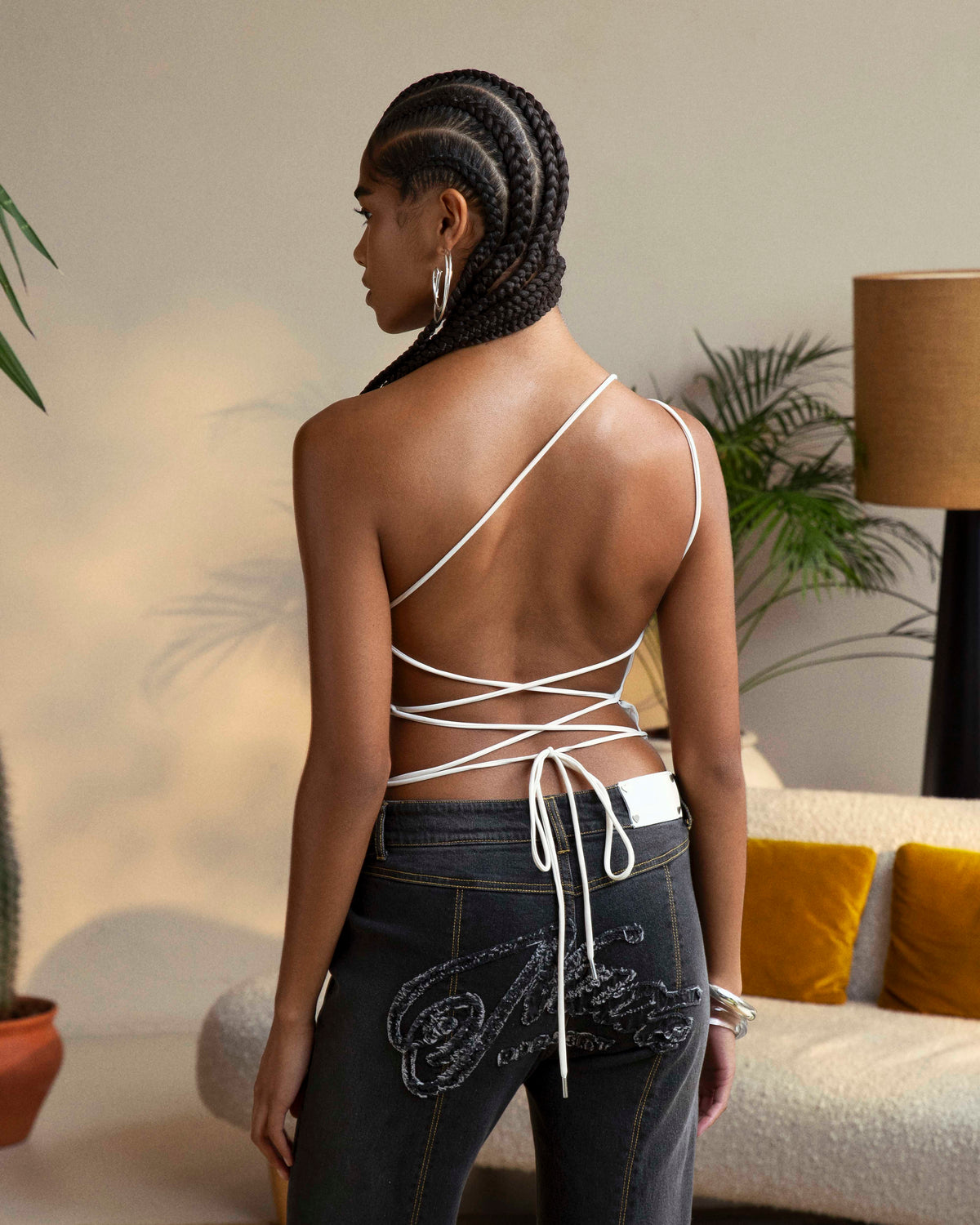 woman [Model is 173cm/5'8 wearing size S]