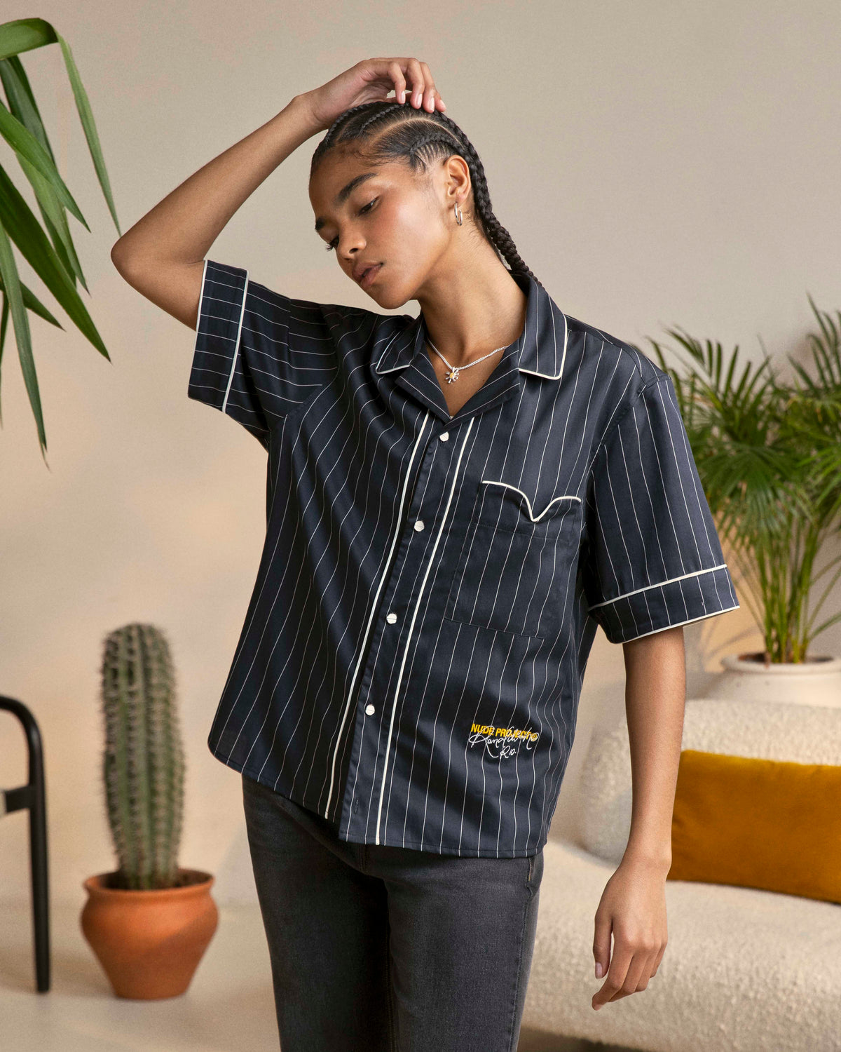 woman [Model is 173cm/5'8 wearing size S]