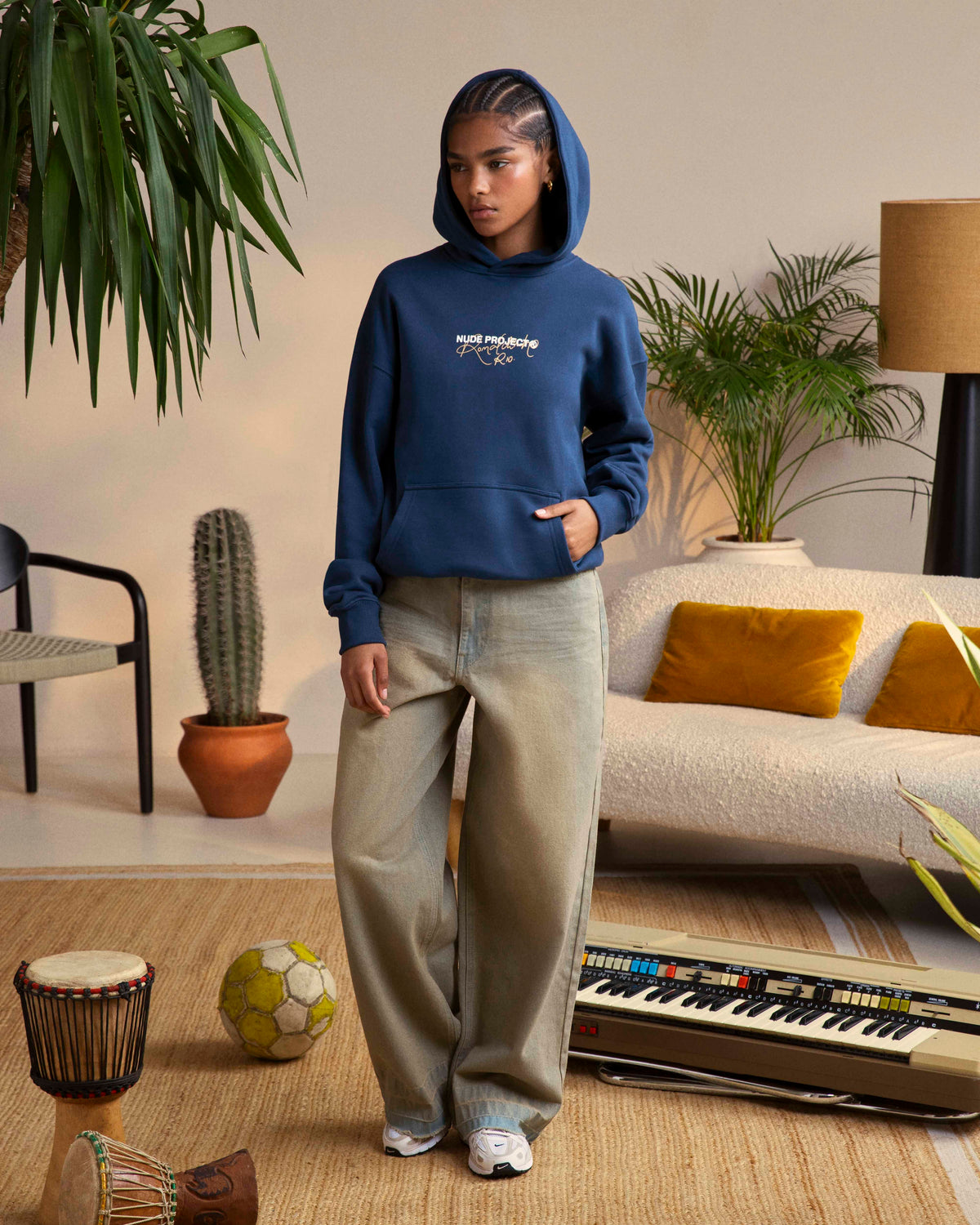 woman [Model is 173cm/5'8 wearing size S]