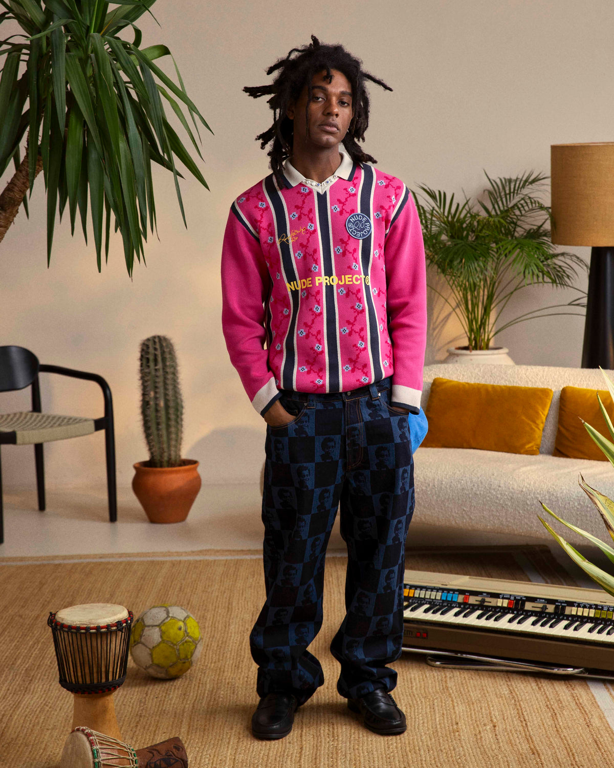 man [Model is 179cm/5'10.5 wearing size M]