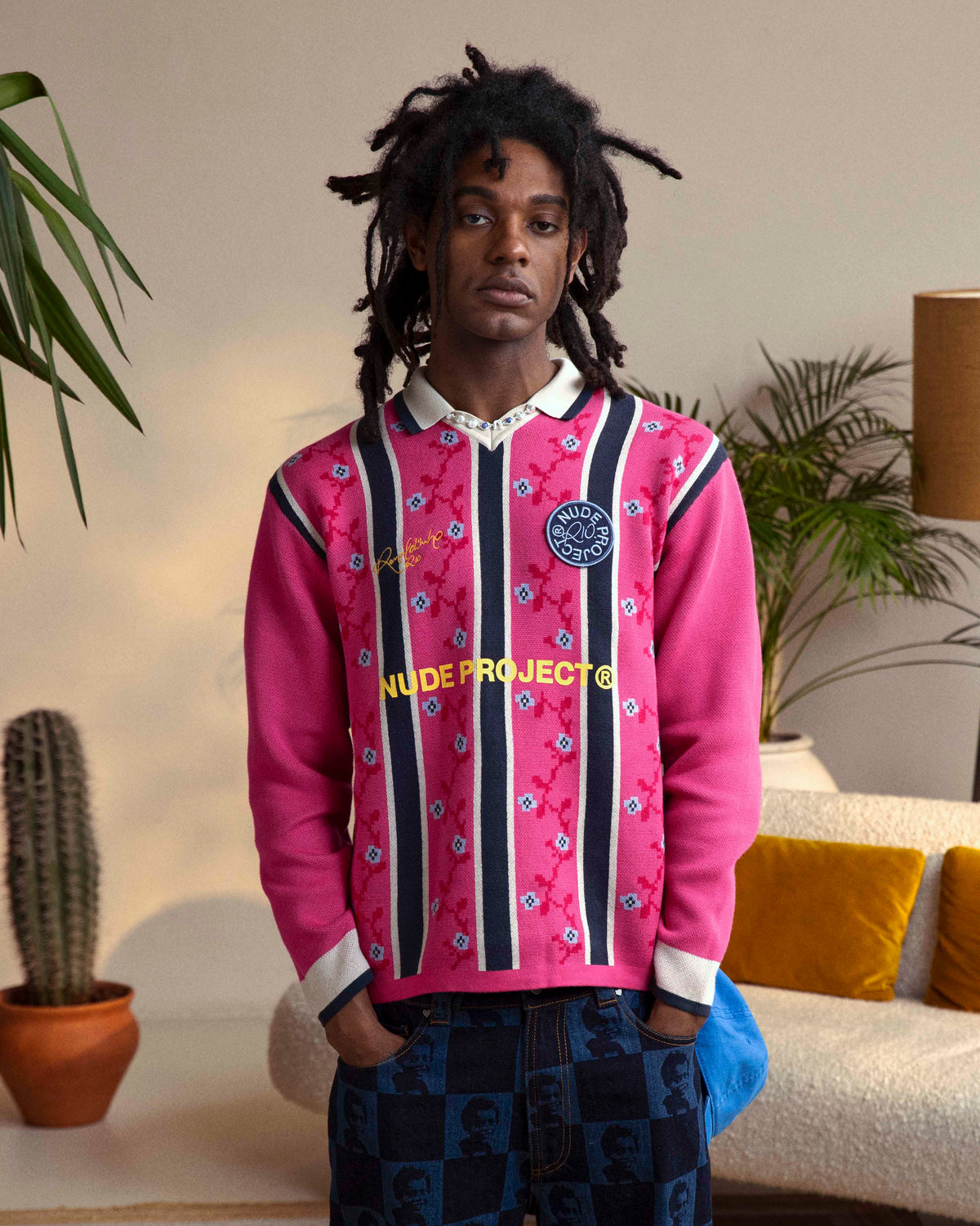 man [Model is 179cm/5'10.5 wearing size M]