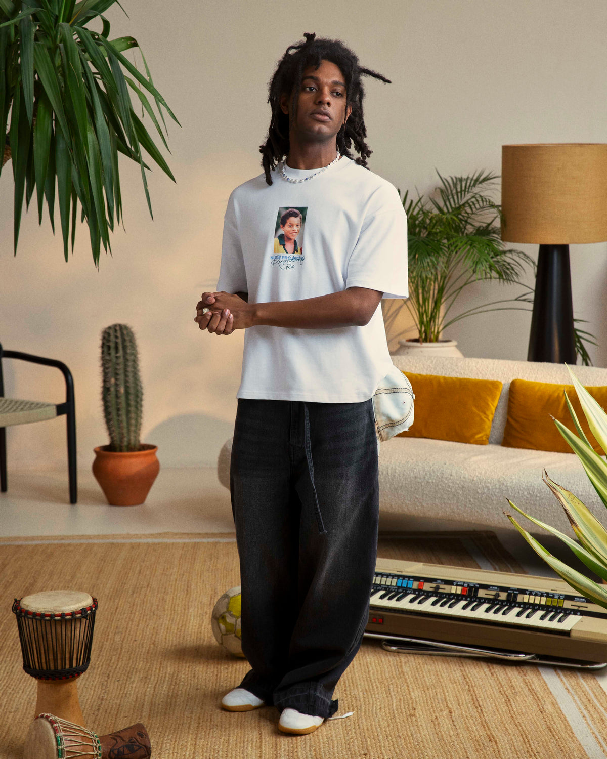 man [Model is 179cm/5'10.5 wearing size M]