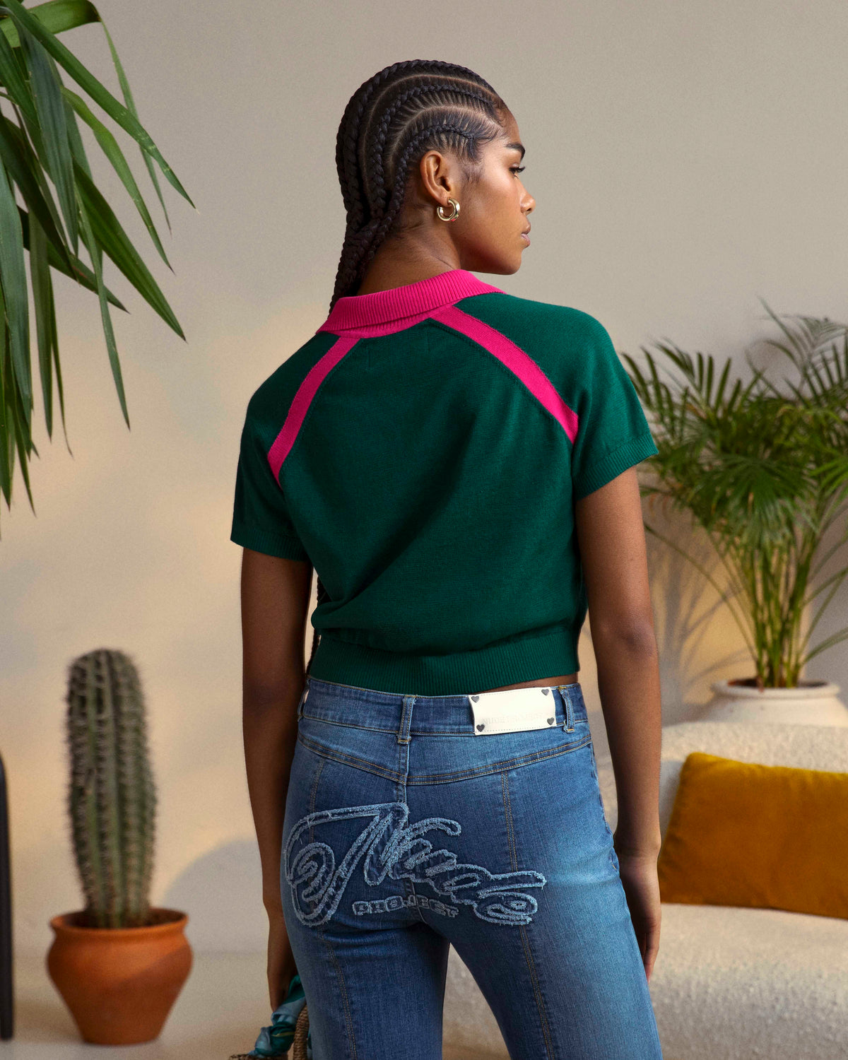 woman [Model is 173cm/5'8 wearing size M]