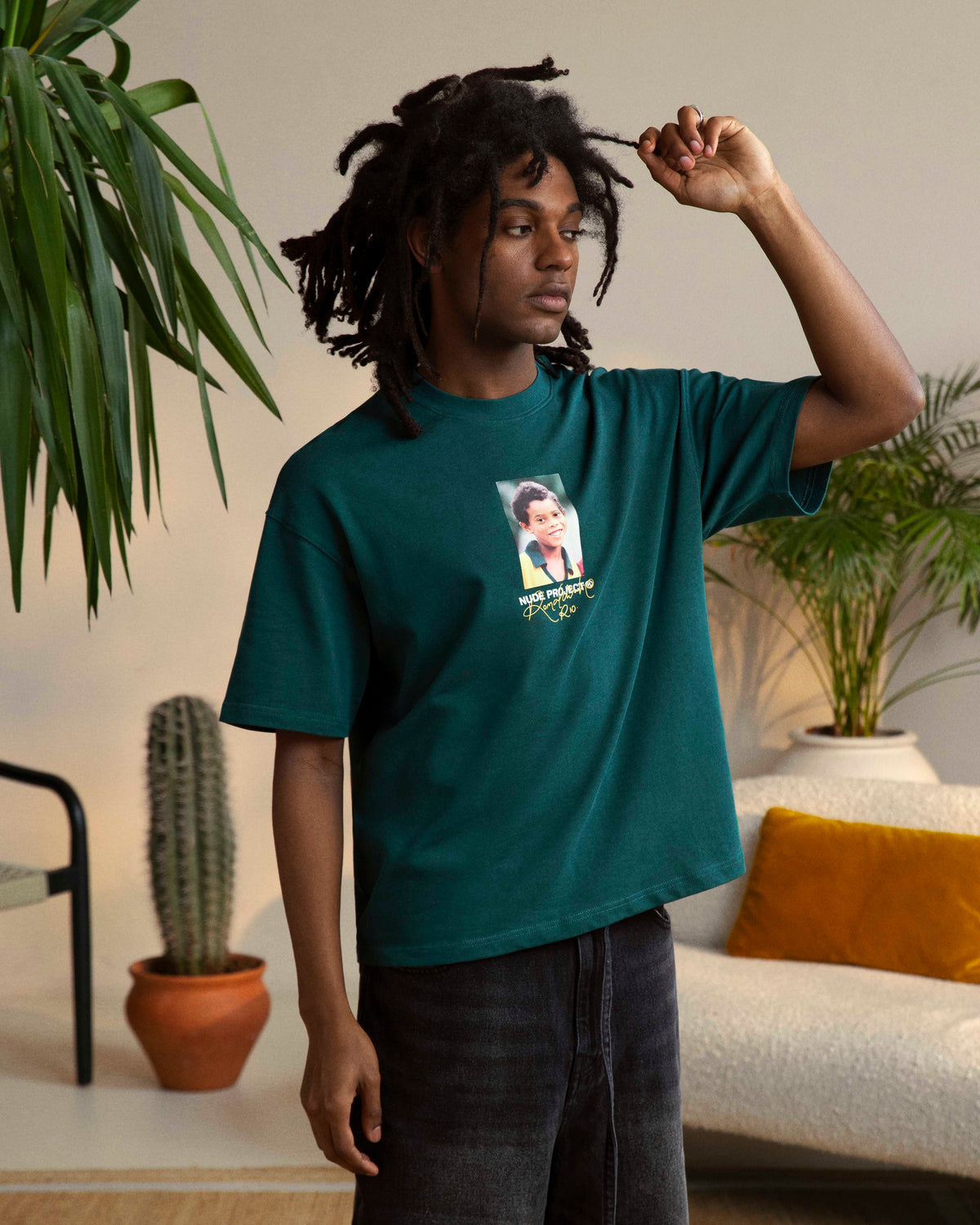 man [Model is 179cm/5'10.5 wearing size M]