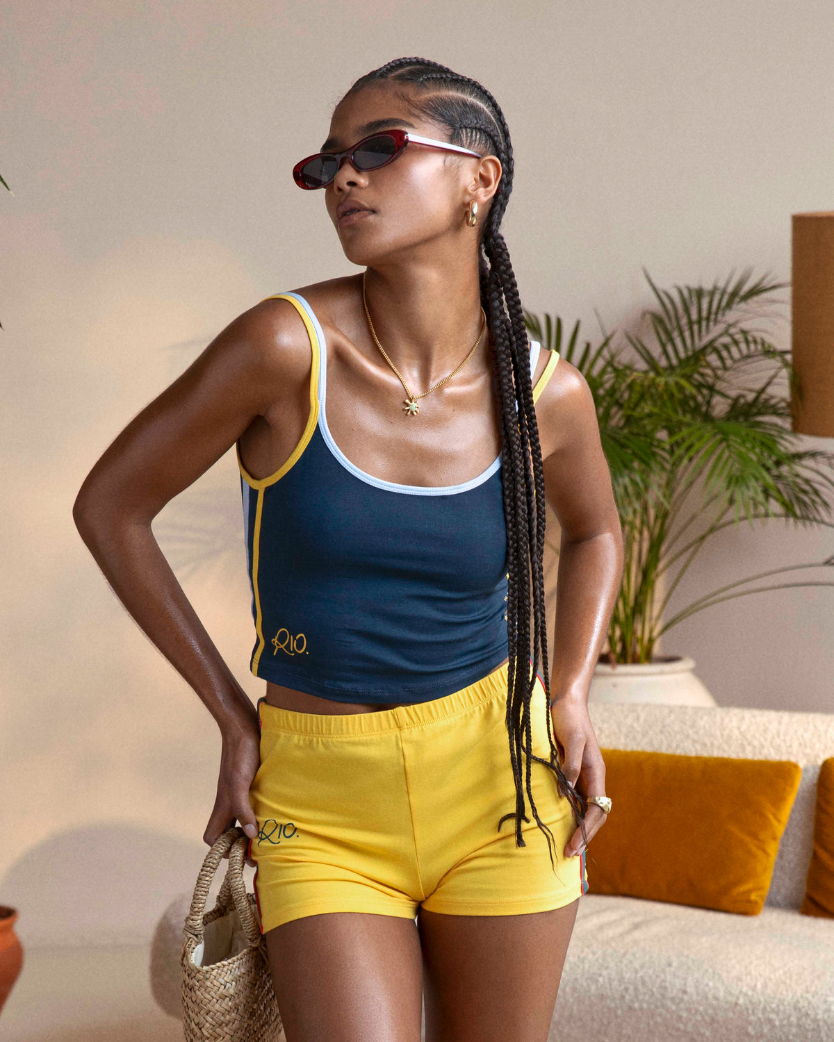 woman [Model is 173cm/5'8 wearing size S]