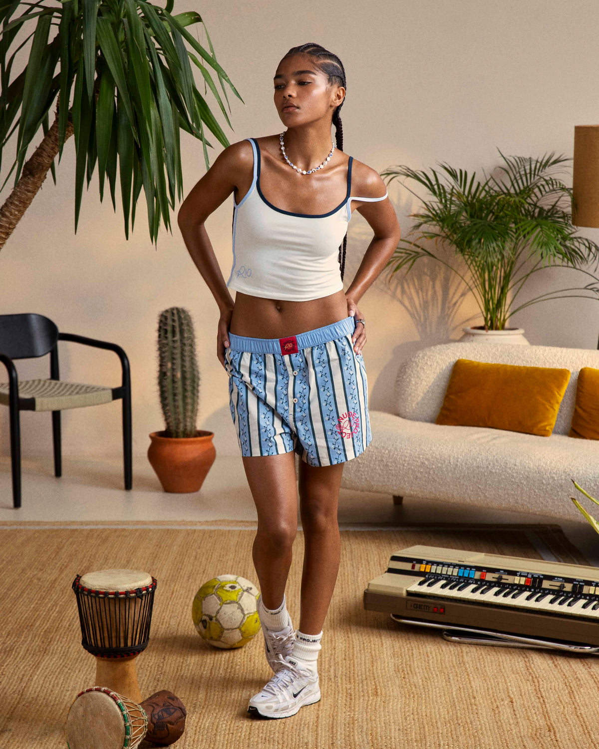 woman [Model is 173cm/5'8 wearing size S]