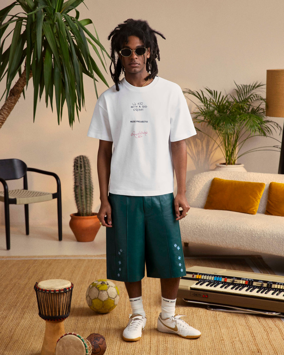 man [Model is 179cm/5'10.5 wearing size M]