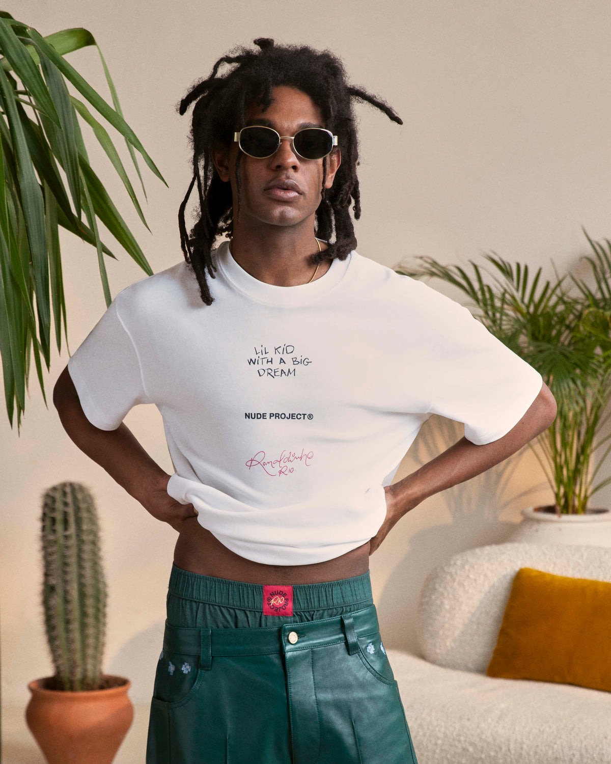 man [Model is 179cm/5'10.5 wearing size M]