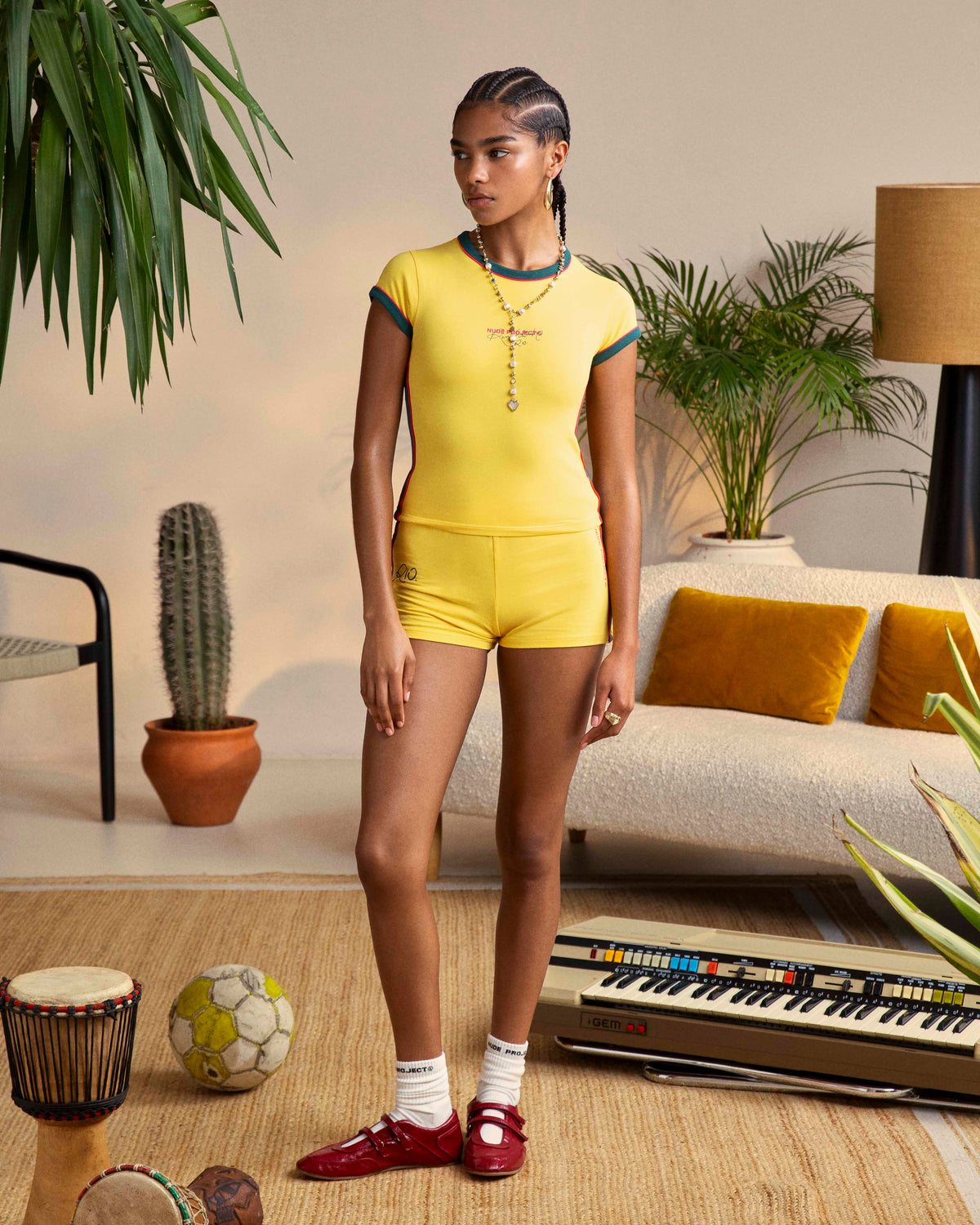 woman [Model is 173cm/5'8 wearing size S]