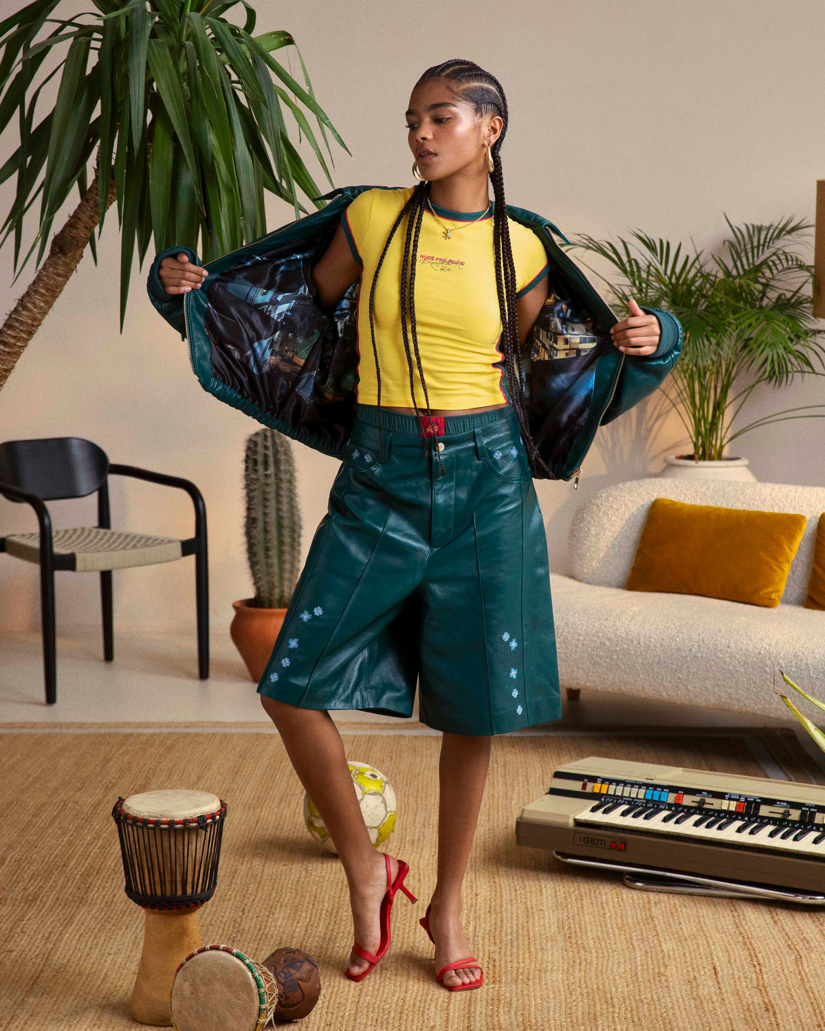 woman [Model is 173cm/5'8 wearing size S]