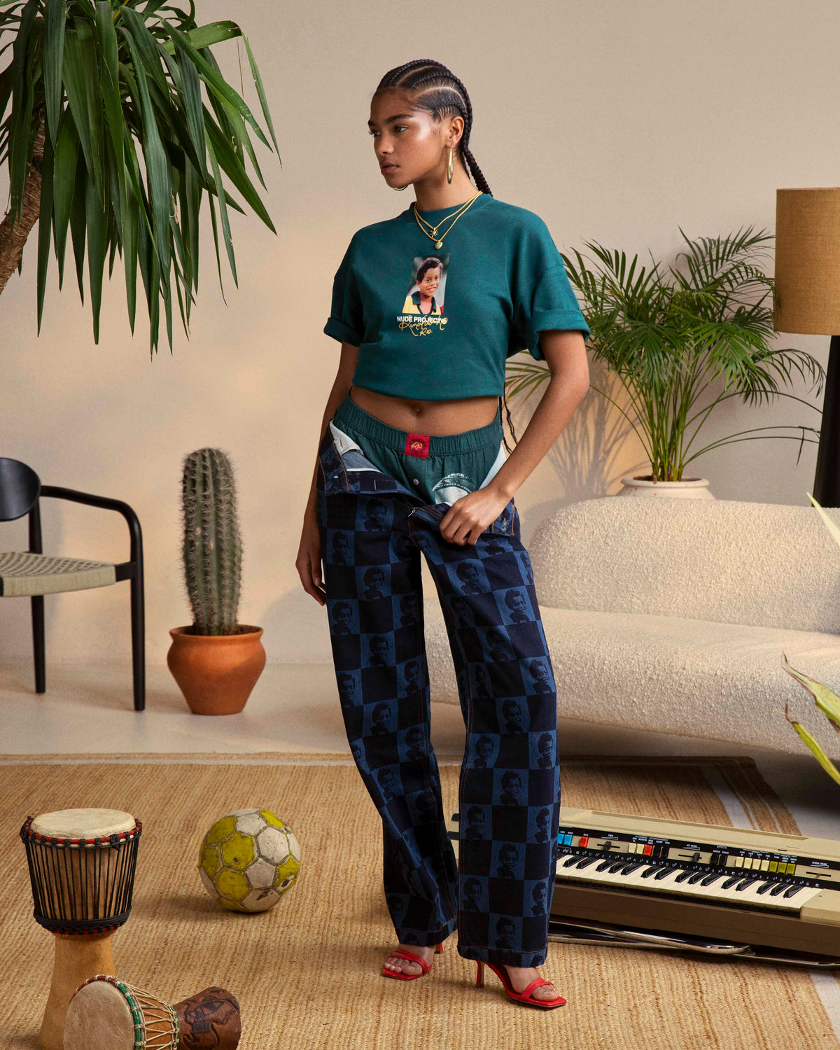 woman [Model is 173cm/5'8 wearing size S]