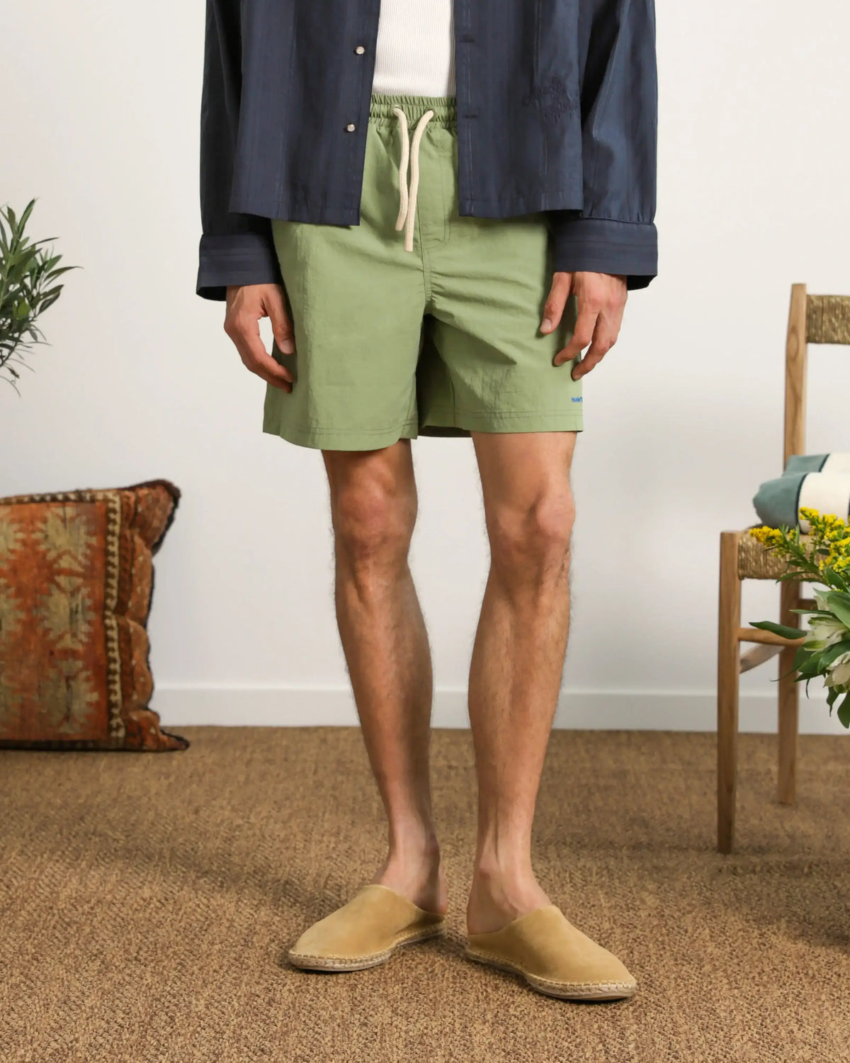 man [Model is 183cm/6'0” wearing size S]