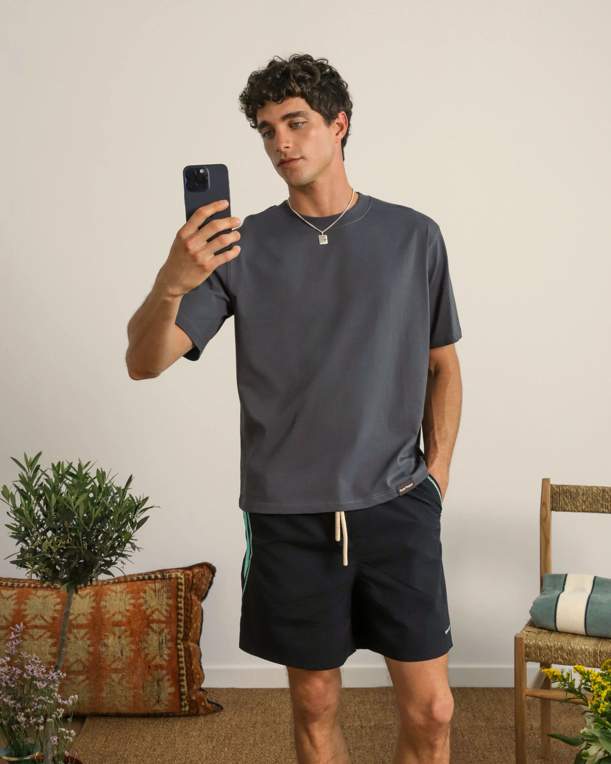 Man [Model is 183cm/6’0” wearing size S]