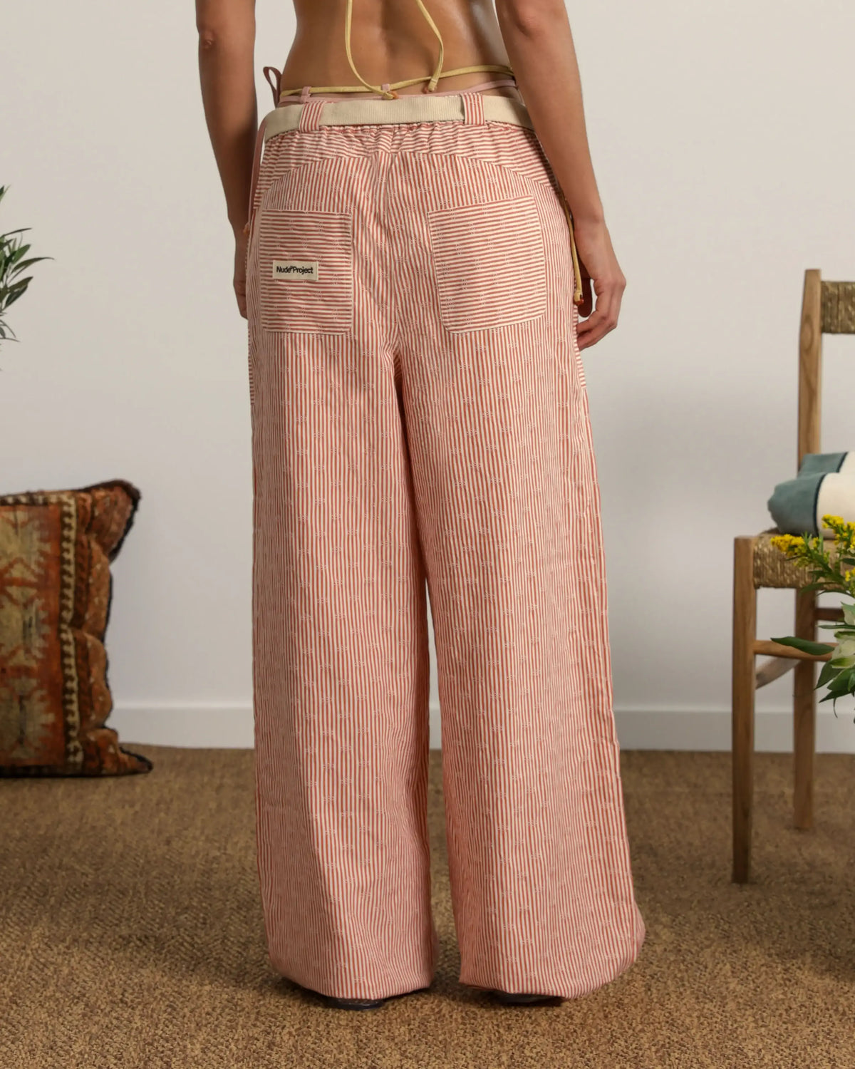 Woman [Model is 175cm/5’7” wearing size S]