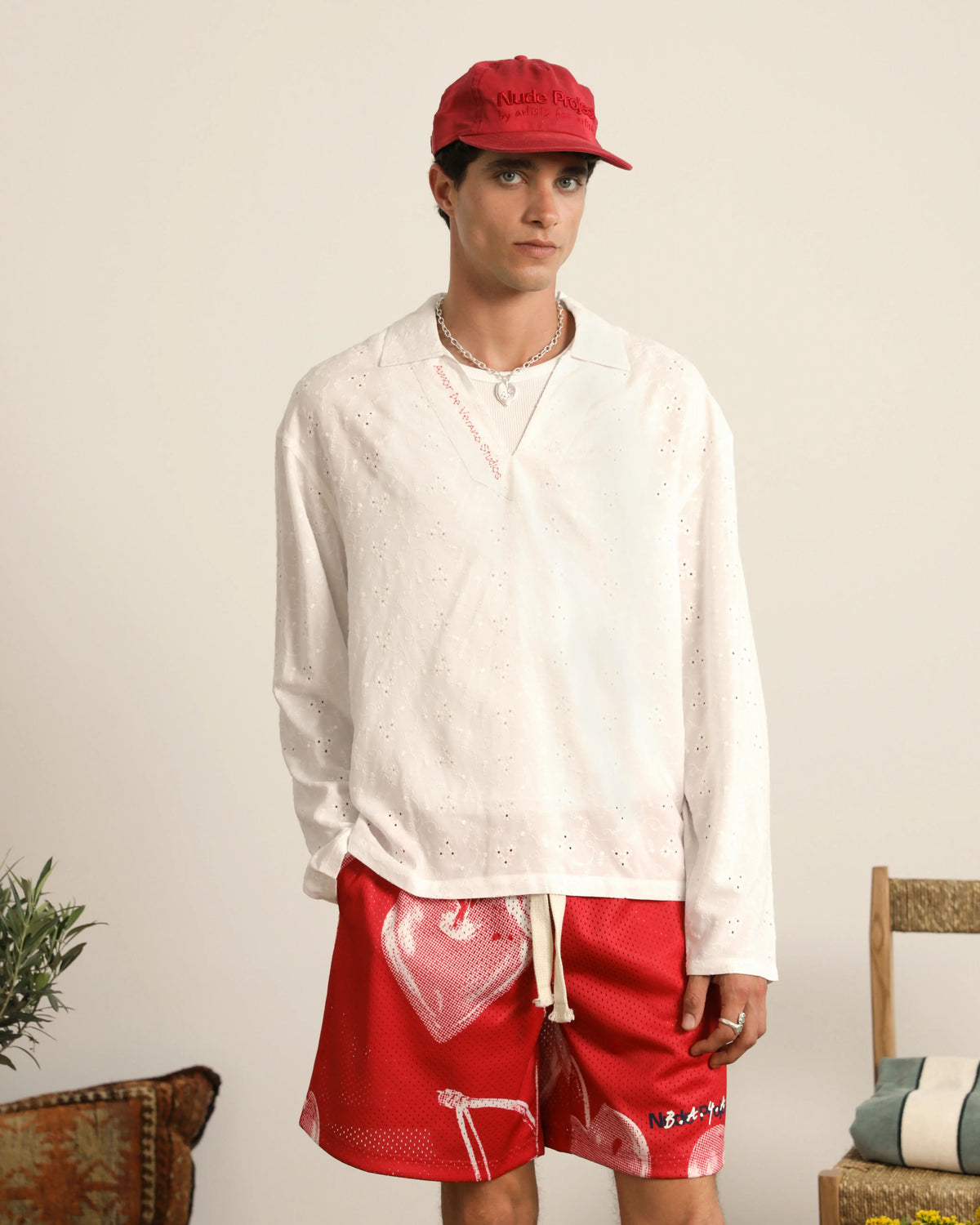 Man [Model is 183cm/6’0” wearing size S]