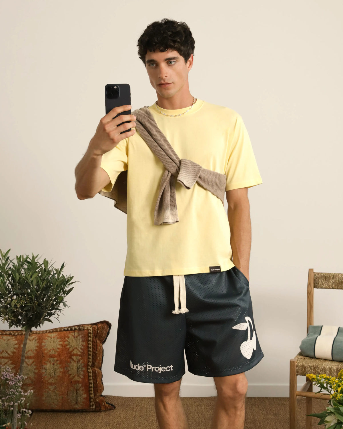 Man [Model is 183cm/6’0” wearing size S]