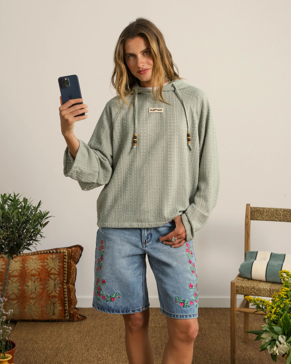 Woman [Model is 175cm/5’7” wearing size S]