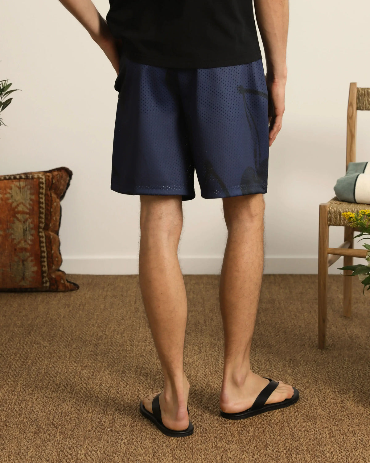 Man [Model is 183cm/6’0” wearing size S]