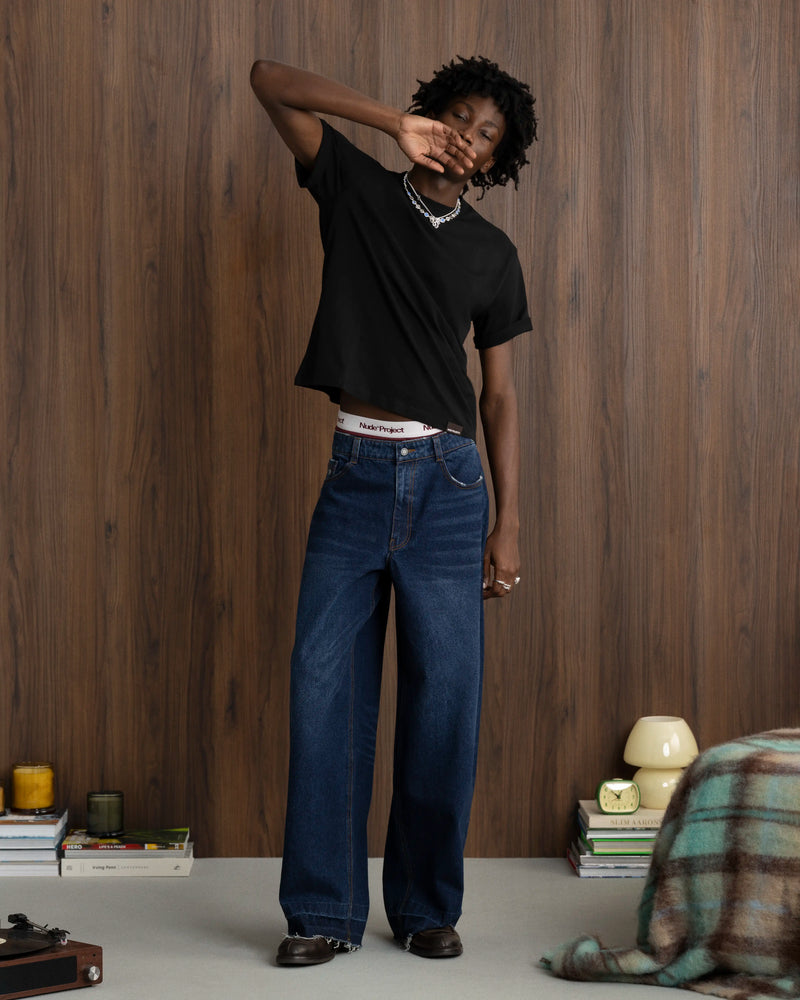 MAN [Model is 189cm/6'2” wearing size M]