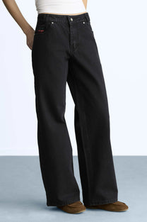 WOMAN [Model is 1.74 m / 5’9” wearing size S]