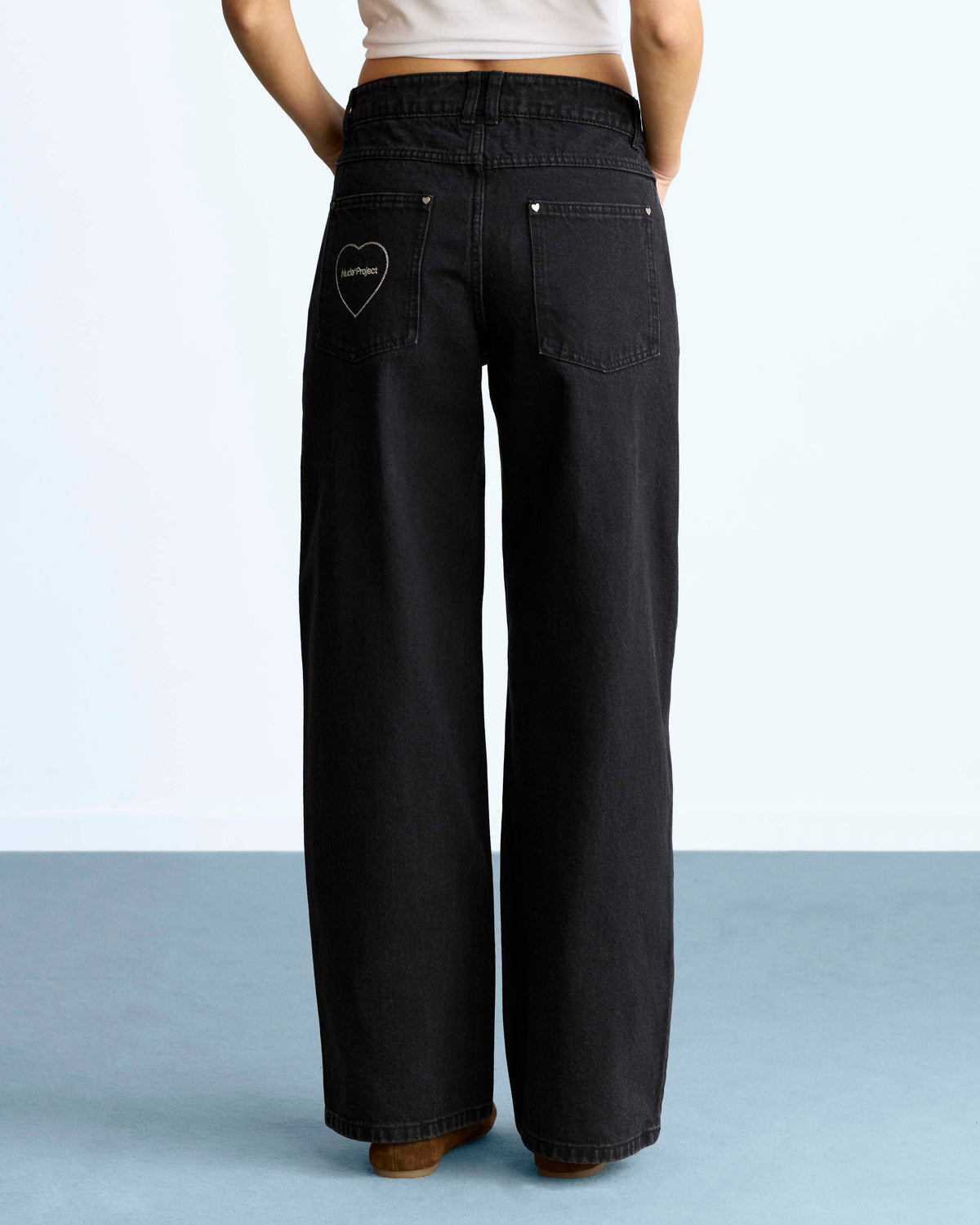 WOMAN [Model is 1.74 m / 5’9” wearing size S]