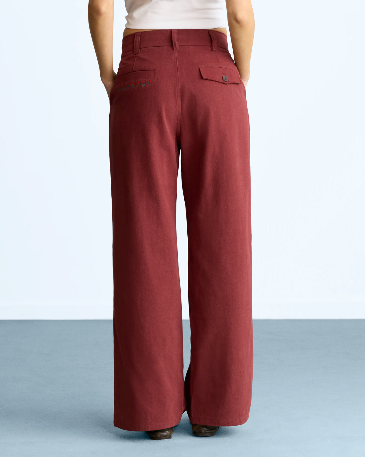 WOMAN [Model is 1.74 m / 5’9” wearing size S]