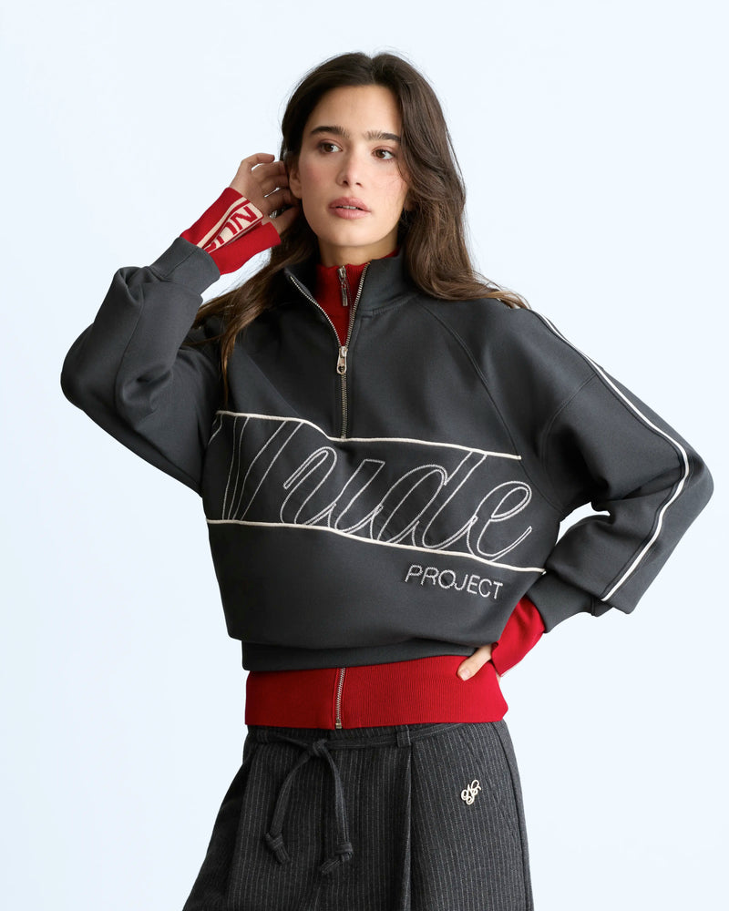 WOMAN [Model is 1.74 m / 5’9” wearing size S]