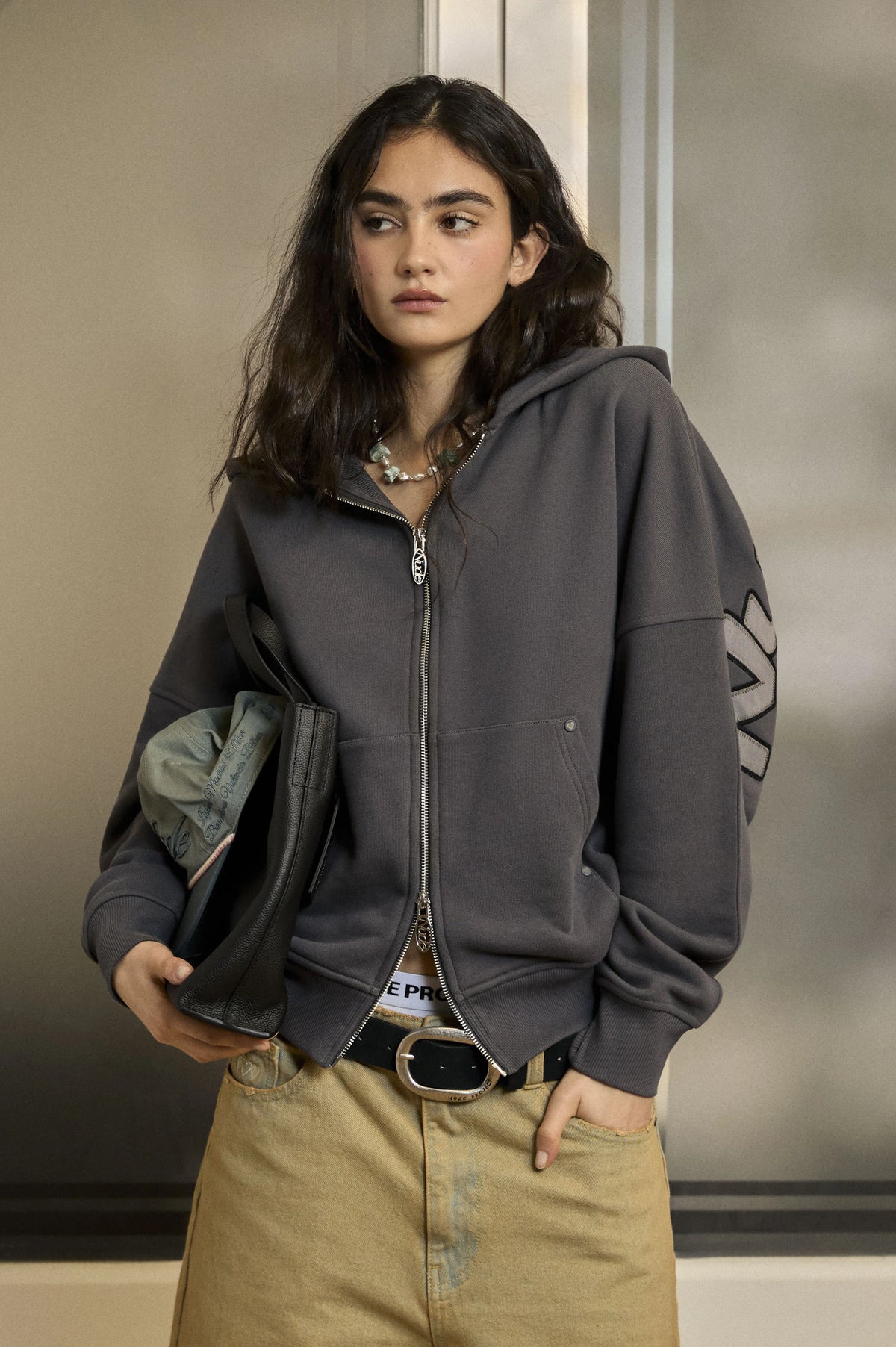 woman [Model is 175cm/5'9" wearing size M]