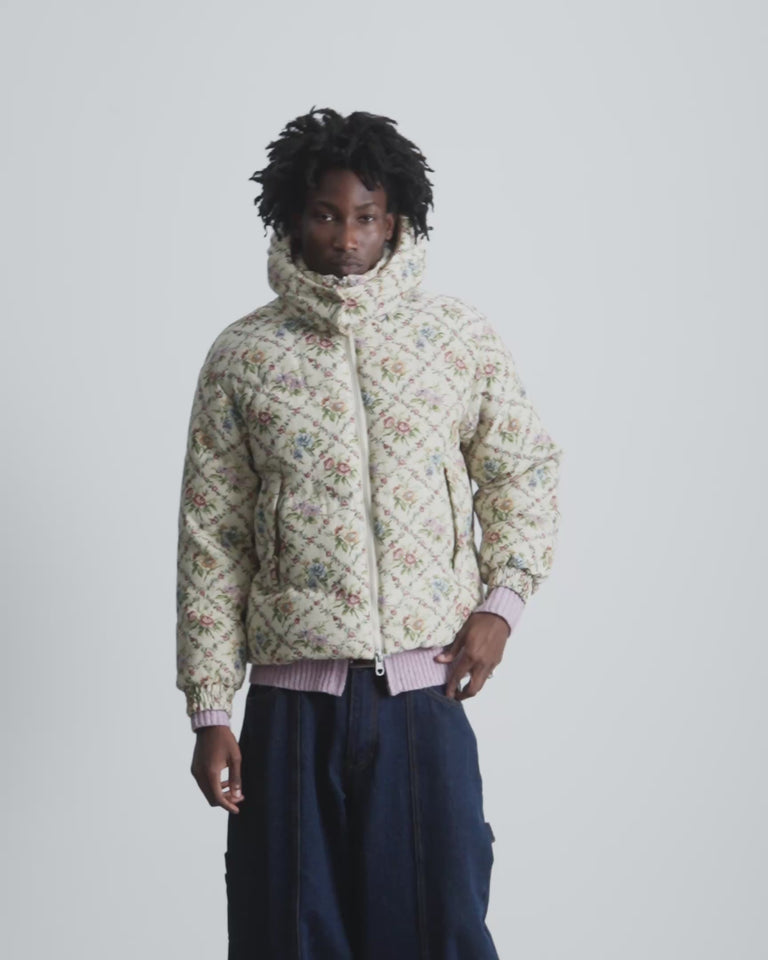 MAN [Model is 1.89 m / 6’2” wearing size M]