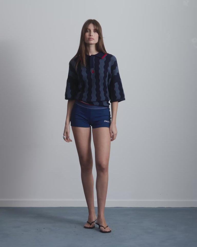 WOMAN [Model is 173 cm / 5’8” wearing size S]