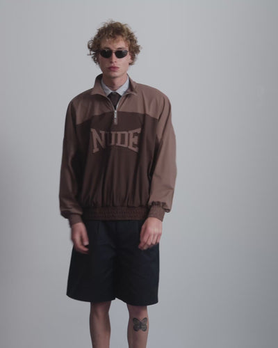 MAN [Model is 190 cm / 6’3” wearing size L]