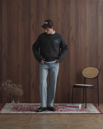 MAN [Model is 1.85 m / 6’1” wearing size M]