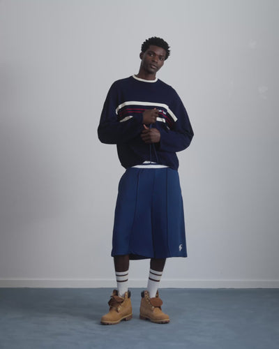 MAN [Model is 188 cm / 6’2” wearing size L]