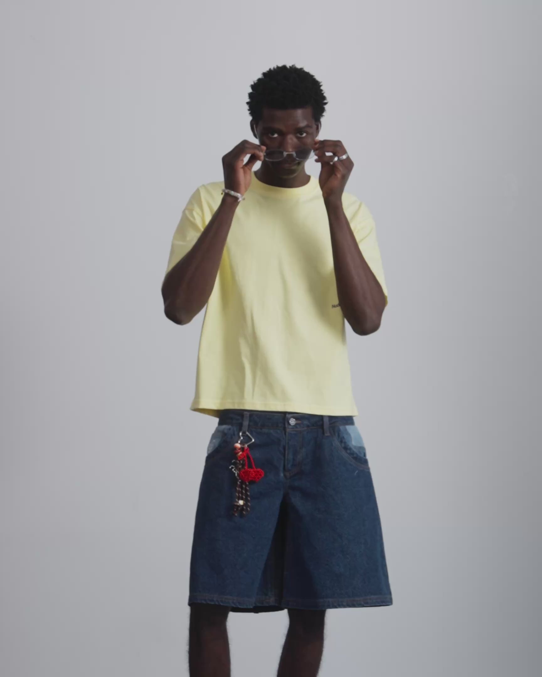 MAN [Model is 188 cm / 6’2” wearing size M]
