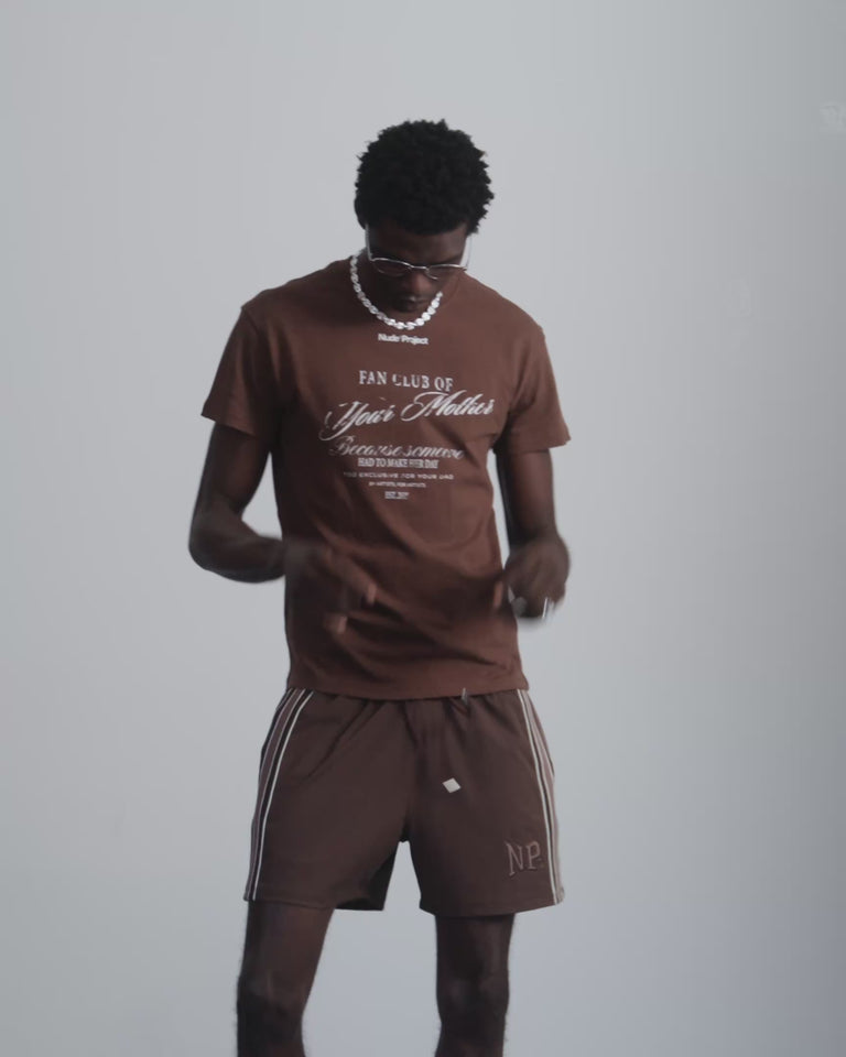 MAN [Model is 188 cm / 6’2” wearing size M]