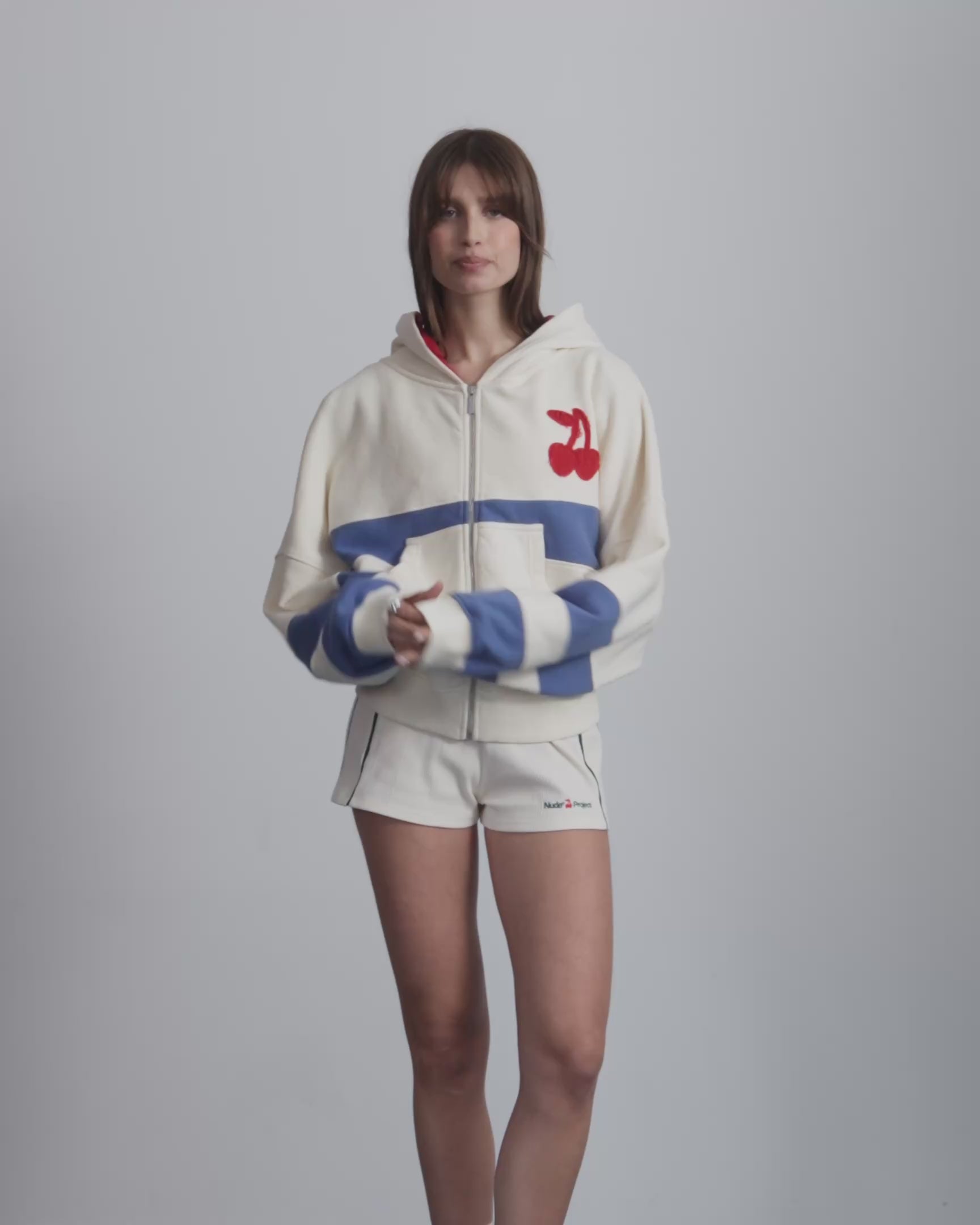 WOMAN [Model is 173 cm / 5’8” wearing size S]