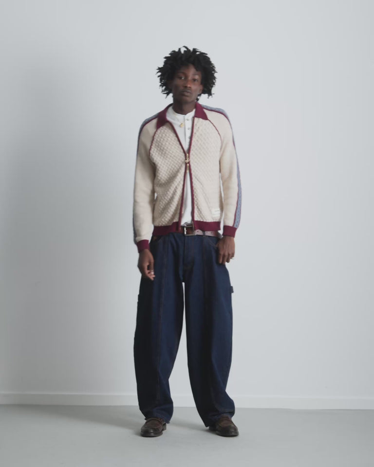 MAN [Model is 1.89 m / 6’2” wearing size M]