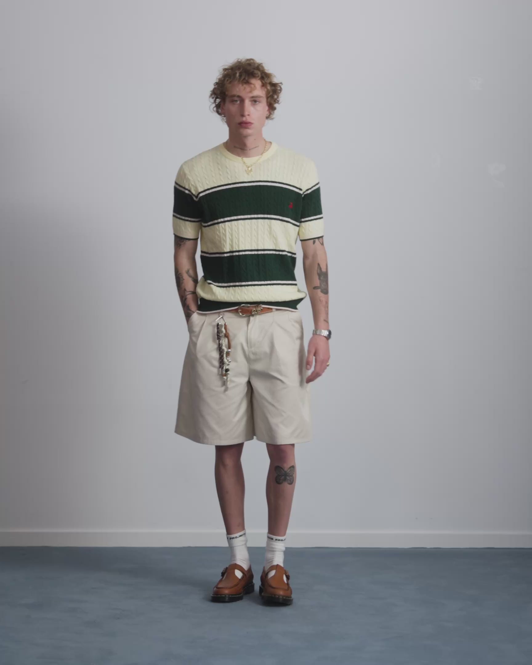 MAN [Model is 190 cm / 6’3” wearing size L]