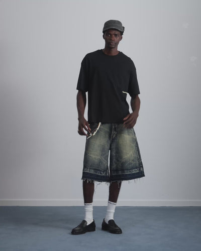 MAN [Model is 188 cm / 6’2” wearing size L]