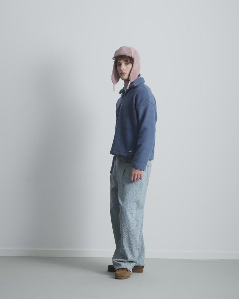 MAN [Model is 1.83 m / 6’0” wearing size M]