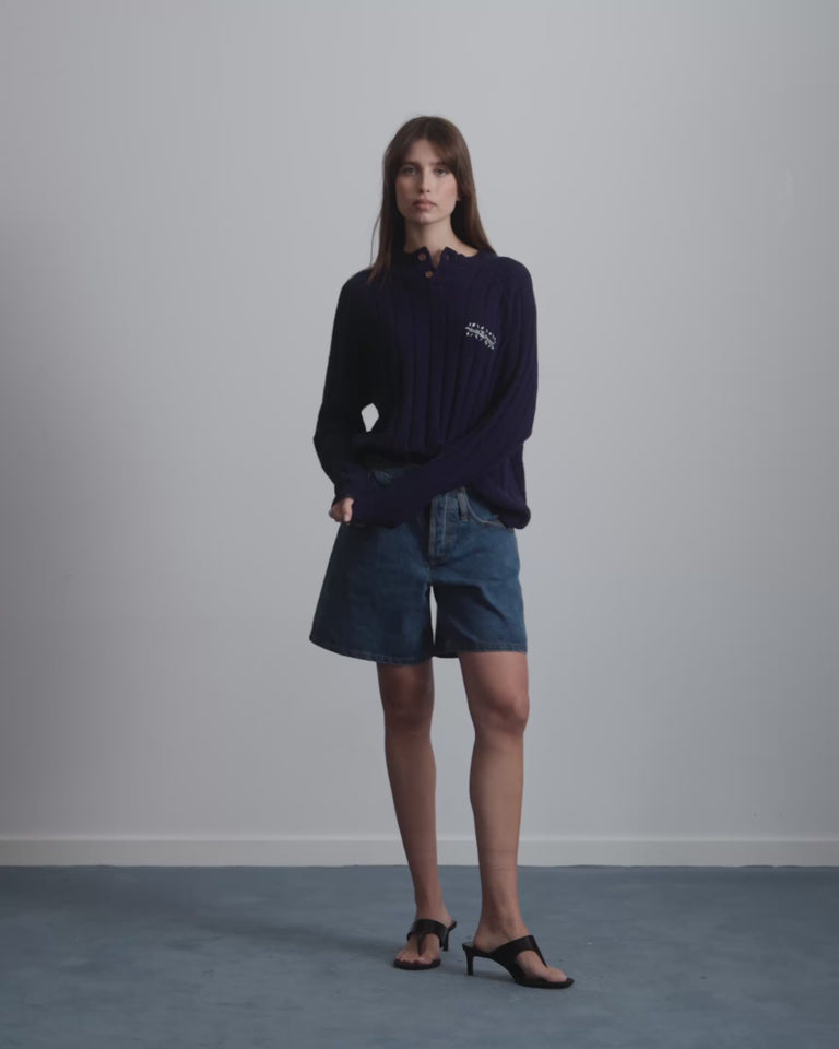 WOMAN [Model is 173 cm / 5’8” wearing size S]